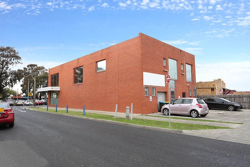Click to view all images 1/49 Wyong Street Keilor East VIC 3033 - Image 3