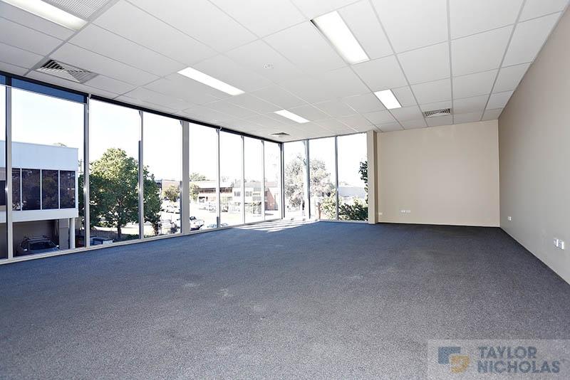 Click to view all images 1/7 Prince William Drive Seven Hills NSW 2147 - Image 3