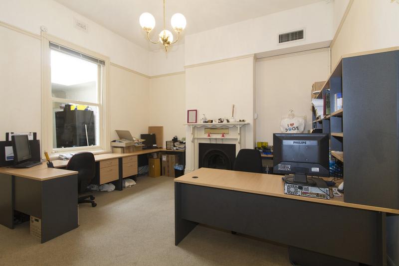 Click to view all images 106 Canterbury Road Middle Park VIC 3206 - Image 2