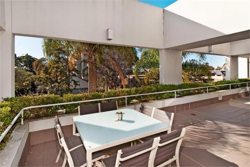 Click to view all images Level 1/24 Young Street Neutral Bay NSW 2089 - Image 1