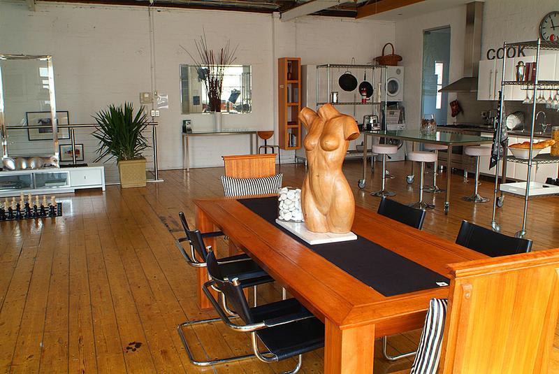 Click to view all images 31 Woodstock Street St Kilda East VIC 3183 - Image 3