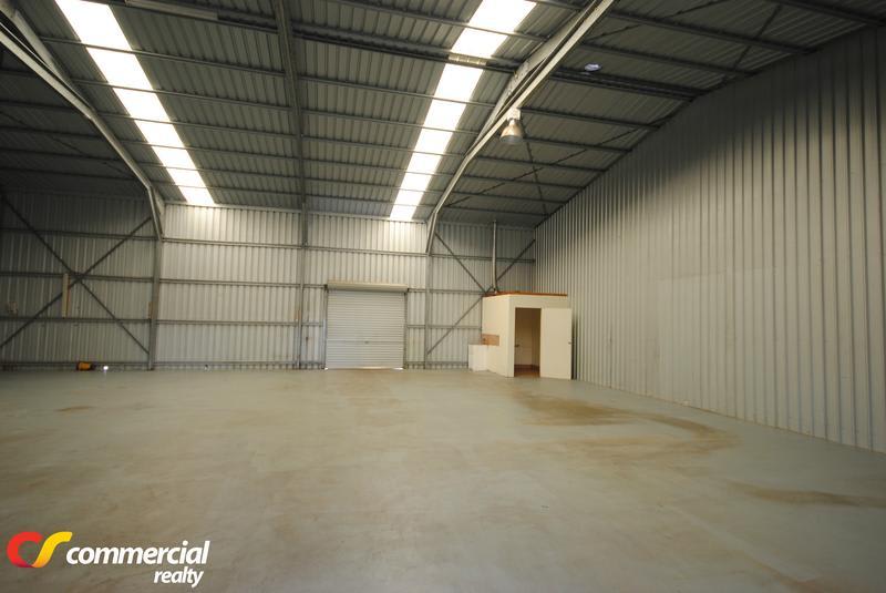 Click to view all images 1/18 Piggott Drive Australind WA 6233 - Image 3
