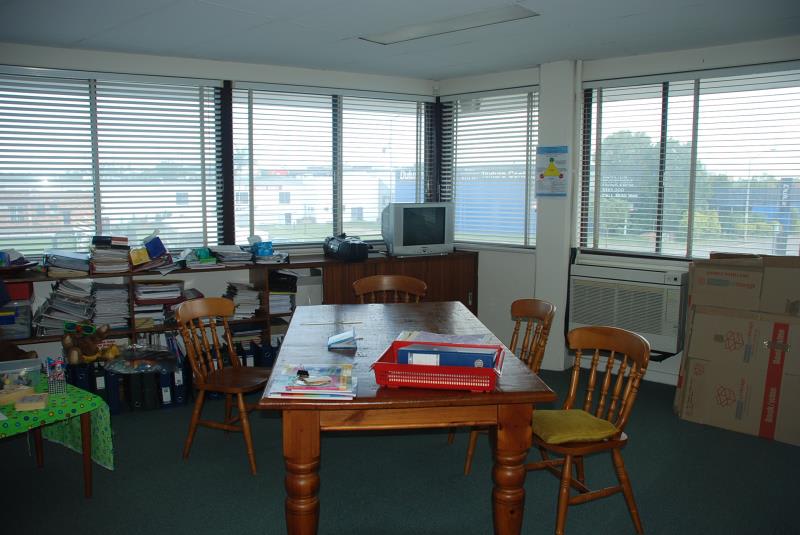 Click to view all images Newstead QLD 4006 - Image 2