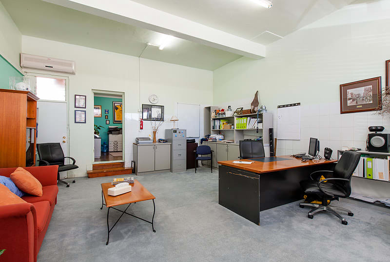 Click to view all images 33 Enfield Avenue Preston VIC 3072 - Image 2