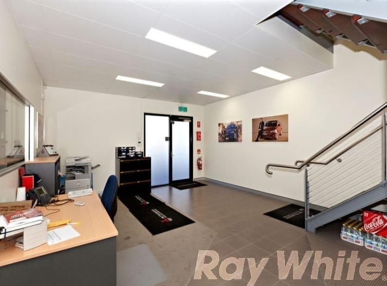 Click to view all images 4/1378 Lytton Road Hemmant QLD 4174 - Image 2