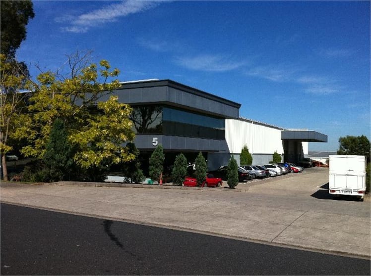 Click to view all images 5 Helen Street Heidelberg West VIC 3081 - Image 3