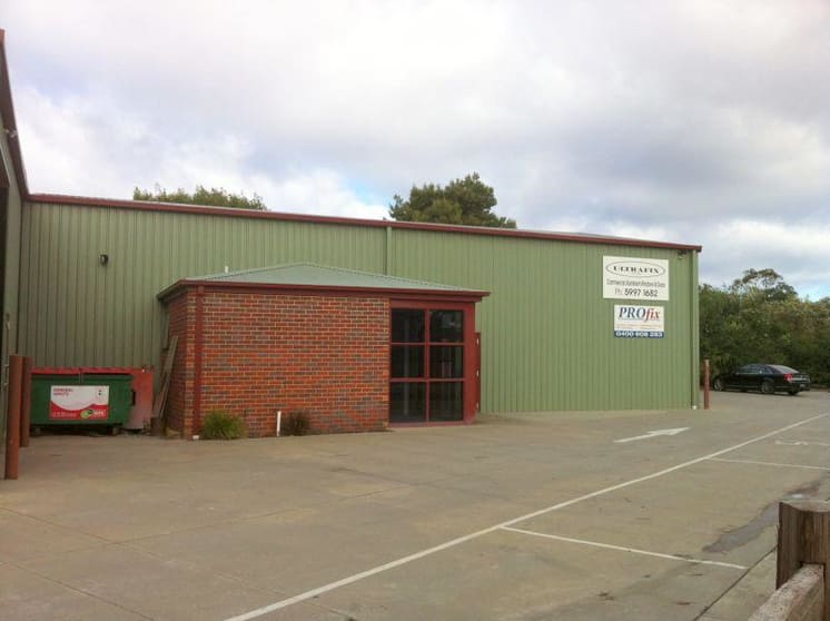 Click to view all images Unit 2/67-69 Station Street Koo Wee Rup VIC 3981 - Image 2