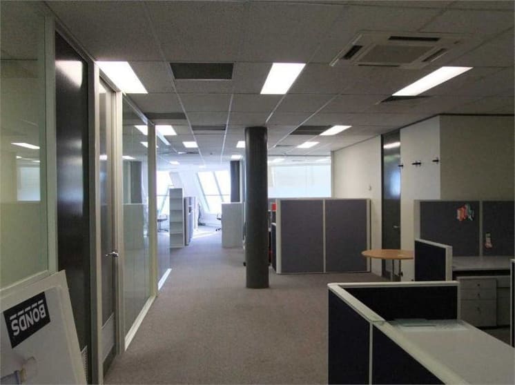 Click to view all images 660 Doncaster Road Doncaster VIC 3108 - Image 3