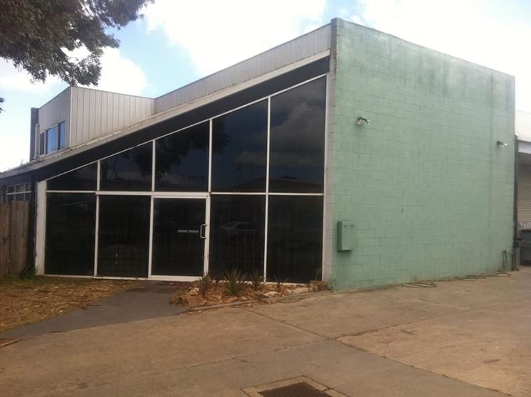 Click to view all images Factory 1/2 David Crt Rosebud VIC 3939 - Image 1