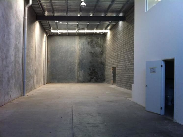 Click to view all images 4/51 MORELAND ROAD Brunswick VIC 3056 - Image 3