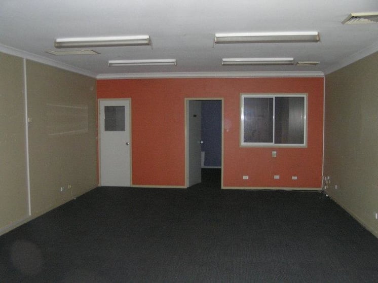 Click to view all images 2/8 Pennant Street Cardiff NSW 2285 - Image 3