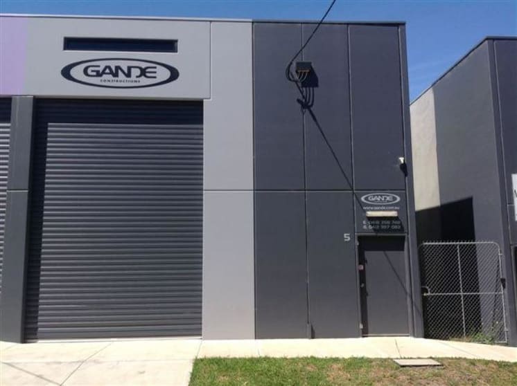 Click to view all images 5 Vear Street Heidelberg West VIC 3081 - Image 1