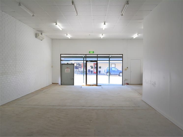 Click to view all images 16 Walker Street Mount Barker SA 5251 - Image 2