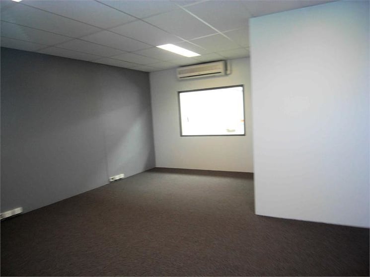 Click to view all images 203A Star Street Welshpool WA 6106 - Image 3