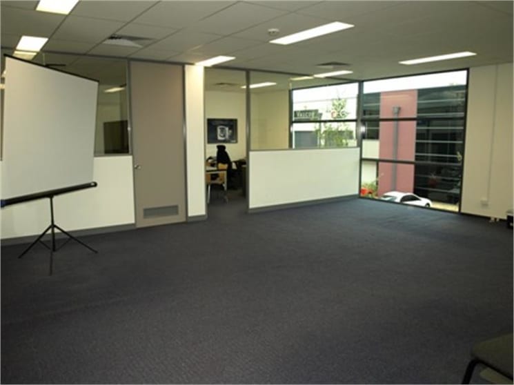 3/25 Howleys Notting Hill VIC 3168 - Image 1