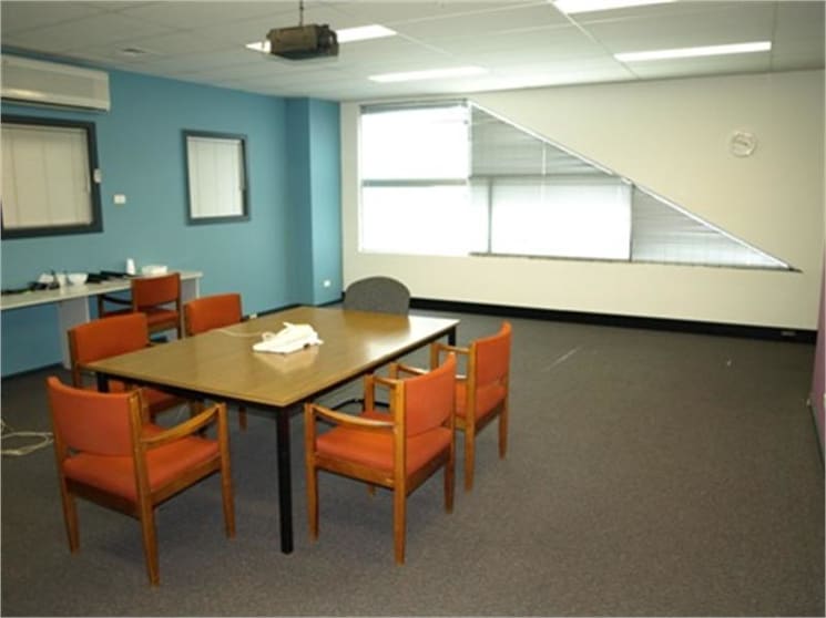 Click to view all images Unit 6, 3 Wellington Street Kew VIC 3101 - Image 3