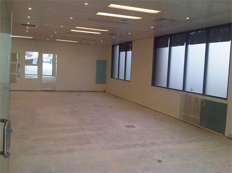 Click to view all images Unit 2/2 Pascoe Vale Road Pascoe Vale VIC 3044 - Image 2