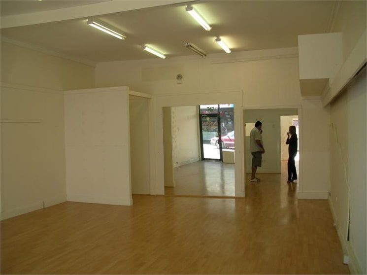 Click to view all images 747 Centre Road Bentleigh East VIC 3165 - Image 3