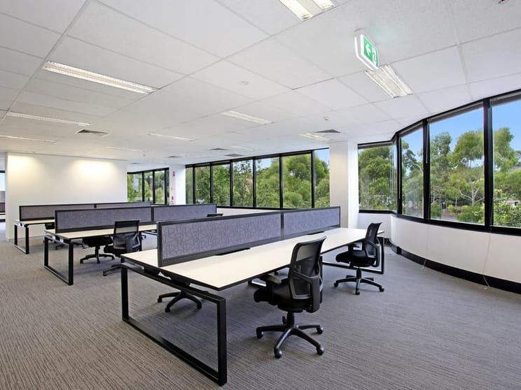 Click to view all images 71 Longueville Road Lane Cove NSW 2066 - Image 3