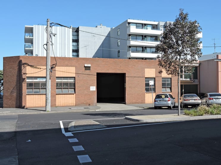 Click to view all images 53 Nott Street Port Melbourne VIC 3207 - Image 2