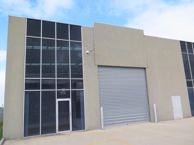 Click to view all images 24 Imperial Avenue Sunshine North VIC 3020 - Image 1