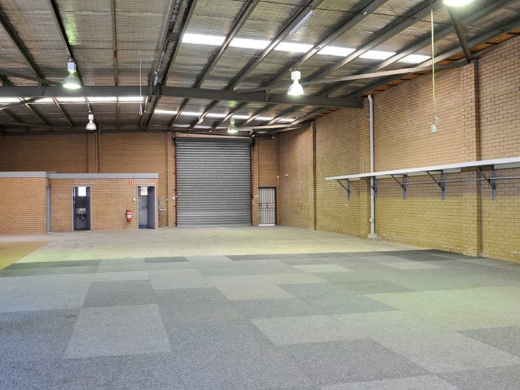 Click to view all images 317 Pascoe Vale Road Essendon VIC 3040 - Image 1
