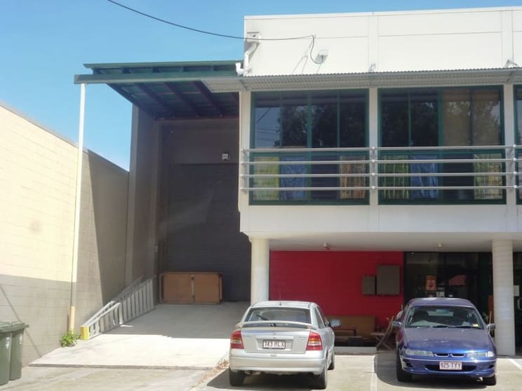 Click to view all images 1/11 Lucinda Street Woolloongabba QLD 4102 - Image 2