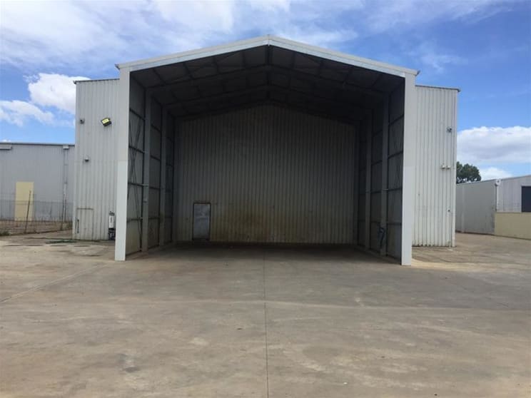 Click to view all images 98-100 Wing Street Wingfield SA 5013 - Image 3