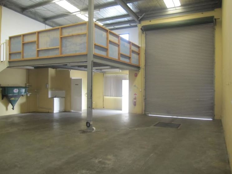 Click to view all images Unit 4/21-23 Brunker Road Greenacre NSW 2190 - Image 2