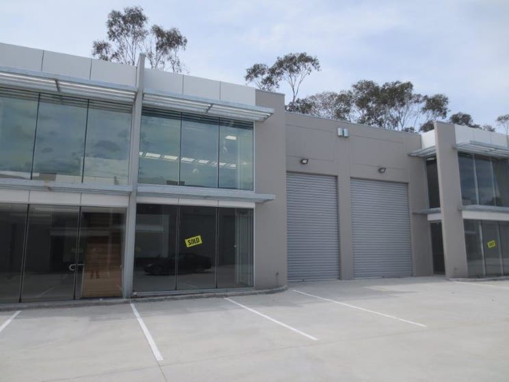 Click to view all images 2/62 Ramset Drive Chirnside Park VIC 3116 - Image 3
