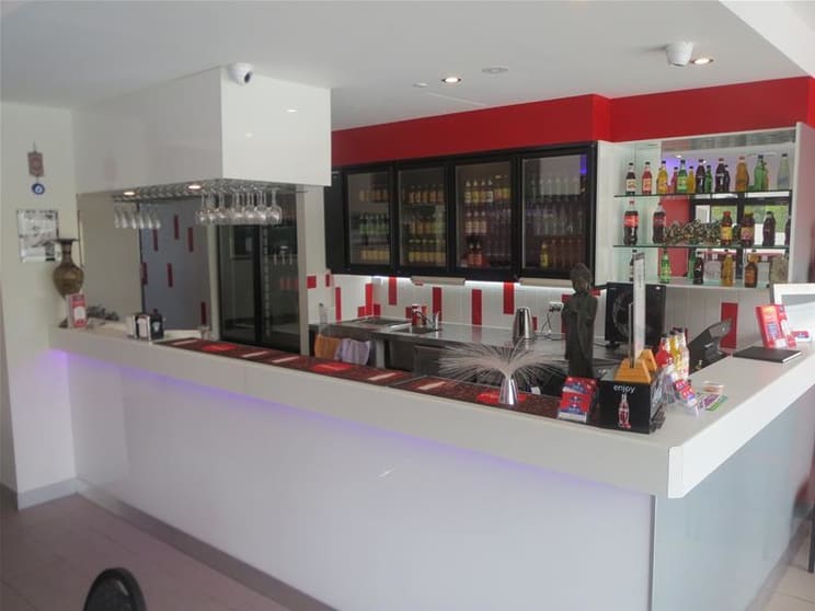 1/154 Cavendish Road Coorparoo QLD 4151 - Image 2