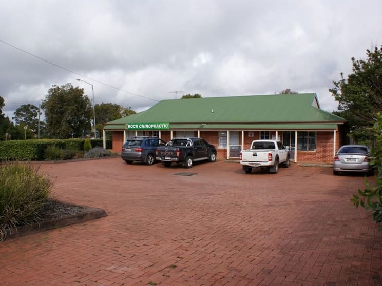 2/2 Rob Street Newtown QLD 4350 - Image 2