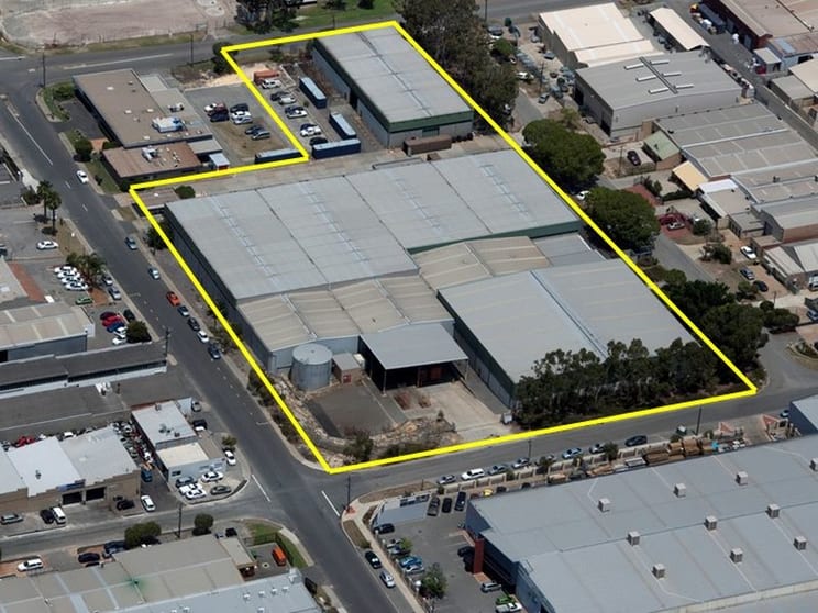 Click to view all images 223 Star Street Welshpool WA 6106 - Image 1