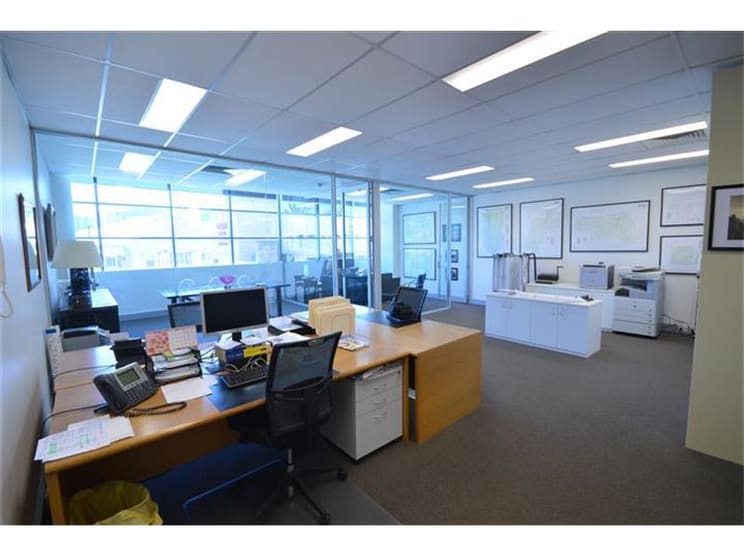 Click to view all images Unit 6/335 Wharf Road Newcastle NSW 2300 - Image 2