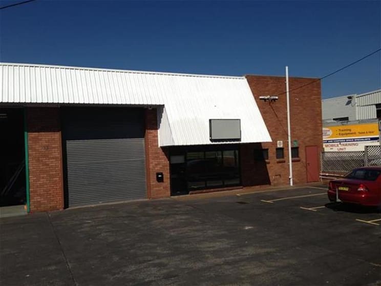 Click to view all images Unit 2/33 Crescent Road Waratah NSW 2298 - Image 1