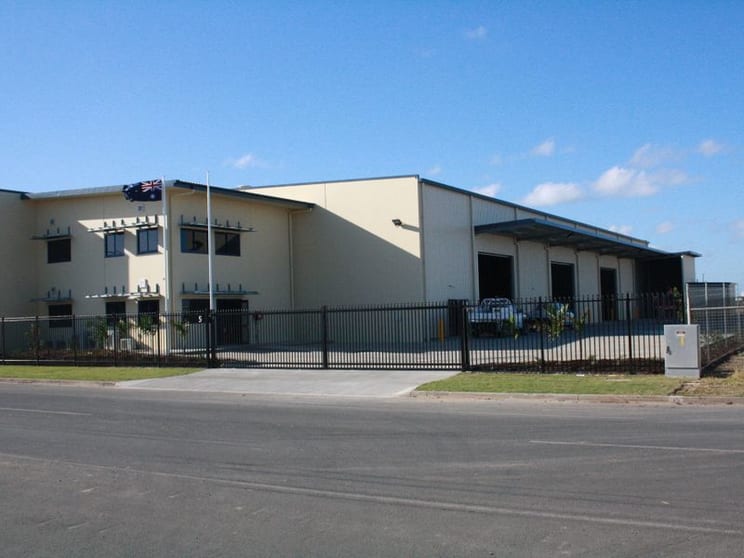 Click to view all images 5 - 7 Dozer Drive Paget QLD 4740 - Image 2