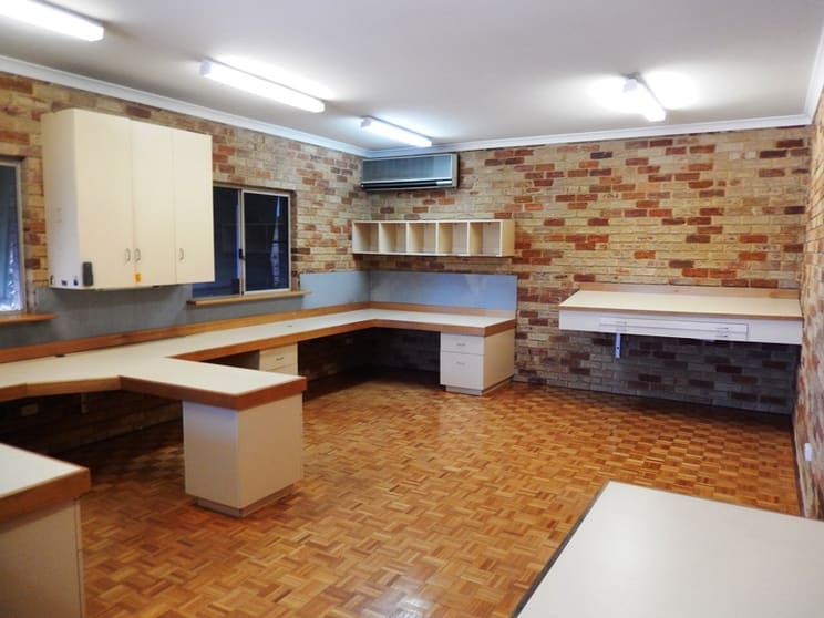 Click to view all images 55 Chisholm Crescent Kewdale WA 6105 - Image 3