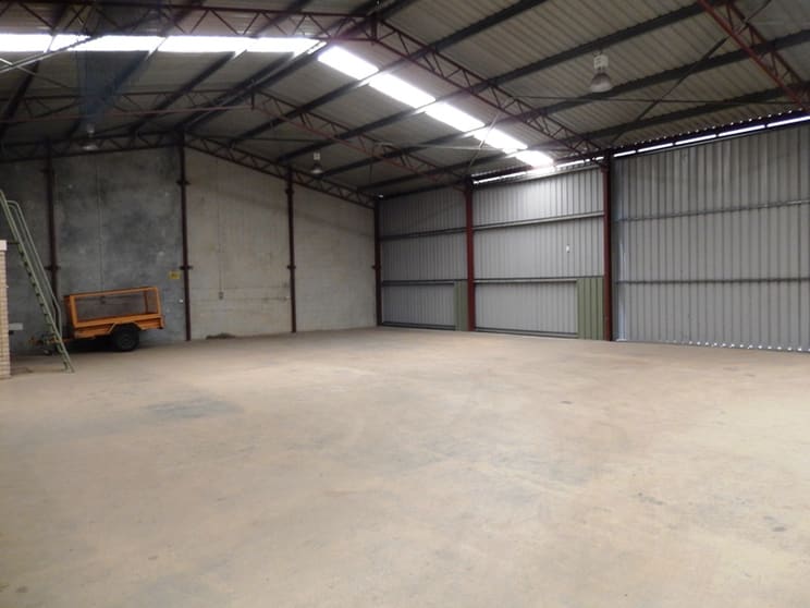 Click to view all images 55 Chisholm Crescent Kewdale WA 6105 - Image 2