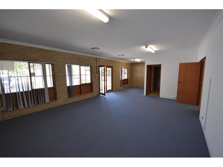 Click to view all images 33 Nelson Street Stepney SA 5069 - Image 3