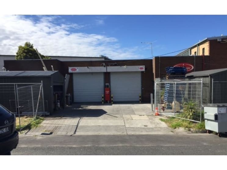 Click to view all images 16 Joel Court Moorabbin VIC 3189 - Image 2