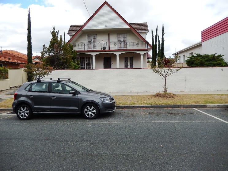 Click to view all images 4 Salford Street Victoria Park WA 6100 - Image 1