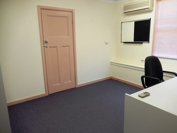 Click to view all images 4 Salford Street Victoria Park WA 6100 - Image 2