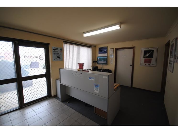 Click to view all images Unit 2, 4 West Thebarton Road Thebarton SA 5031 - Image 3