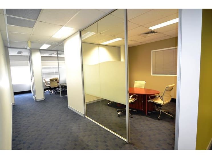 (Suite 5)/29 Smith Street Charlestown NSW 2290 - Image 3
