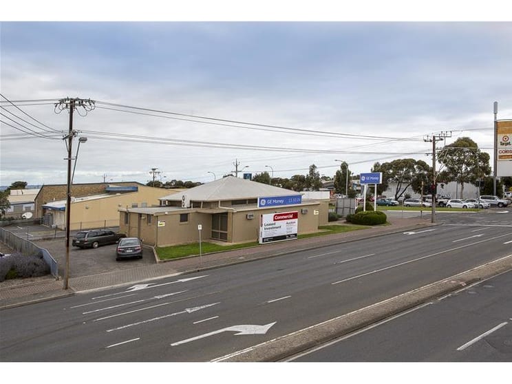 Click to view all images 52 Hillier Road Morphett Vale SA 5162 - Image 2