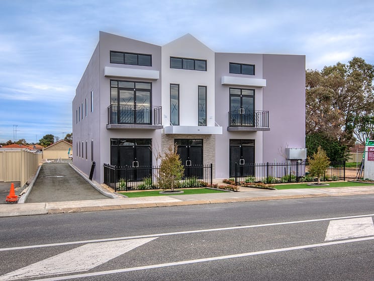 Click to view all images 4/58 Anstruther Road Mandurah WA 6210 - Image 2