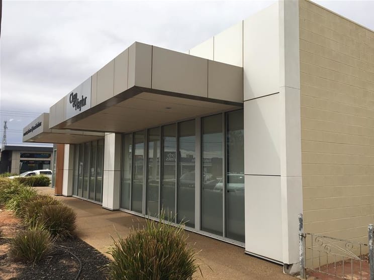 Click to view all images 126 Lime Avenue Mildura VIC 3500 - Image 1