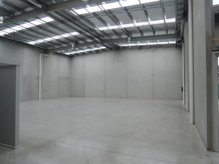 Click to view all images 158 Christmas Street Fairfield VIC 3078 - Image 2