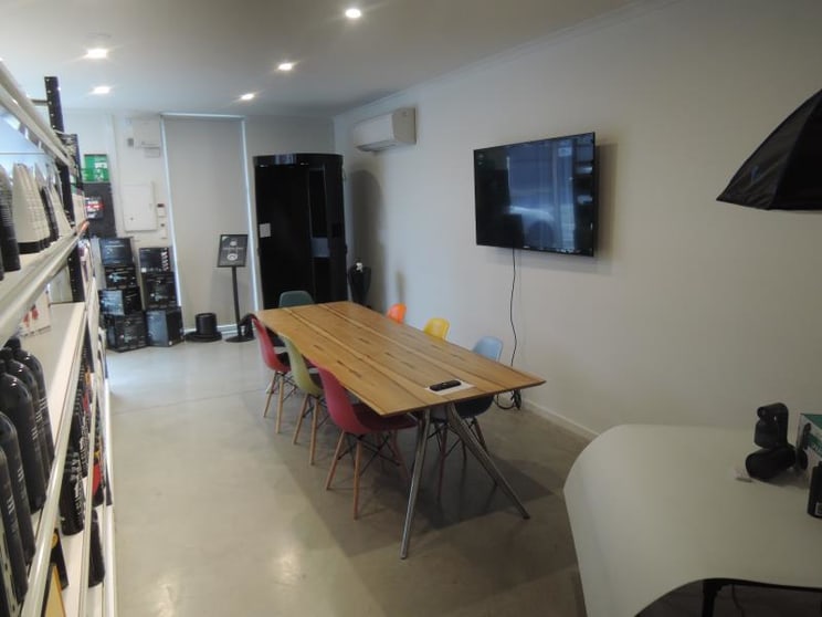 Click to view all images 158 Christmas Street Fairfield VIC 3078 - Image 3