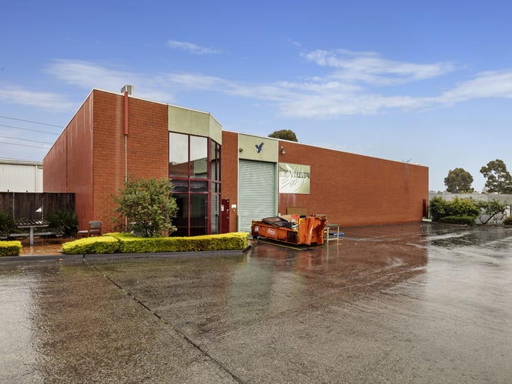 Click to view all images 8/12-14 Miles Street Mulgrave VIC 3170 - Image 1